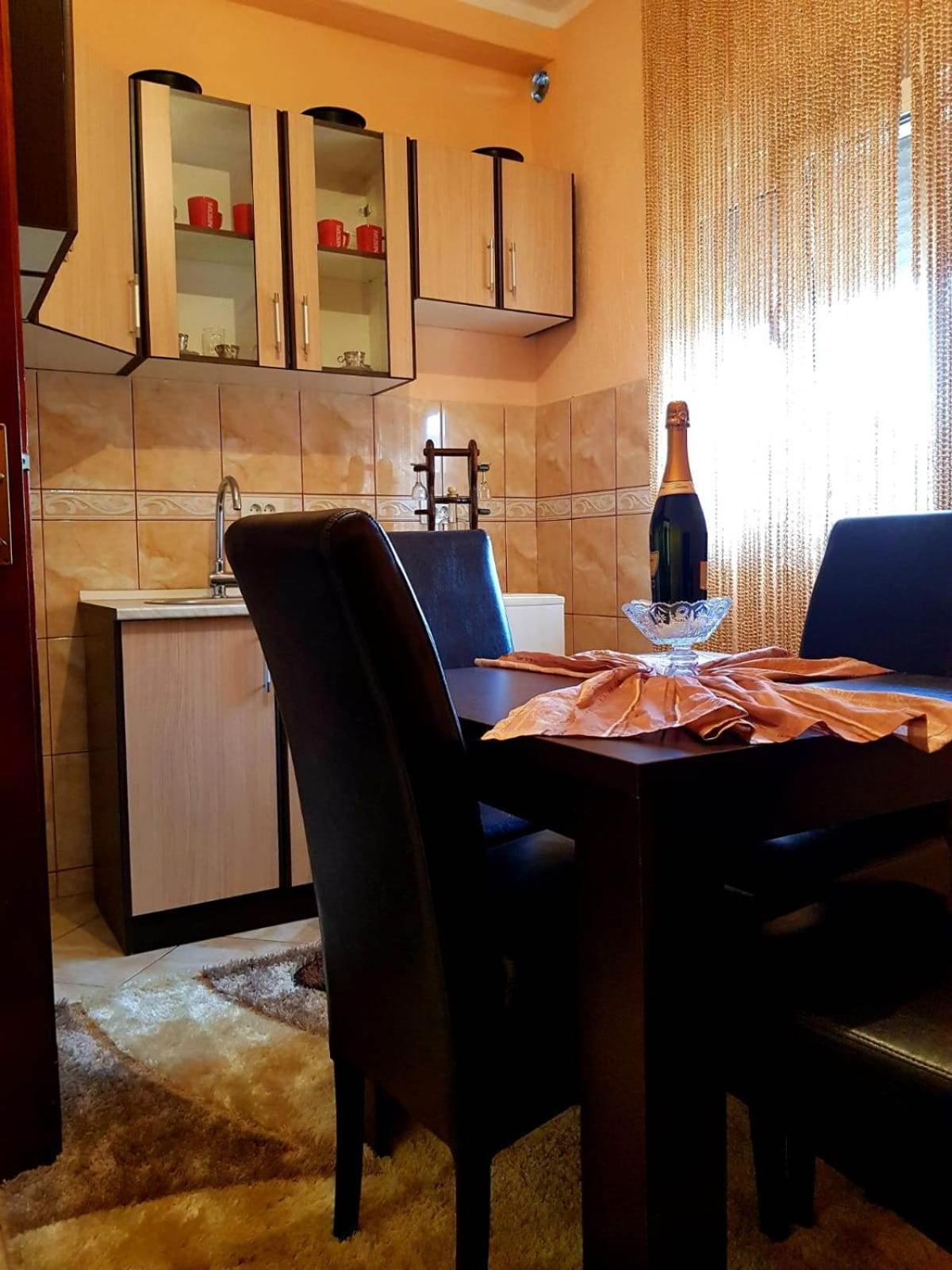 Apollon Home Apartments Bar Luaran gambar